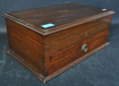 EDWARDIAN MAHOGANY 12 PLACE CASED CANTEEN OF CUTLERY