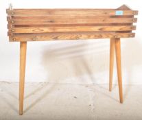 RETRO VINTAGE TEAK PLANT STAND / PLANTER