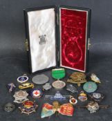 ASSORTED COLLECTION OF MILITARY BADGES