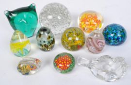 ASSORTMENT OF VINTAGE GLASS PAPERWEIGHTS