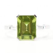 HALLMARKED 18CT WHITE GOLD PERIDOT & DIAMOND RING