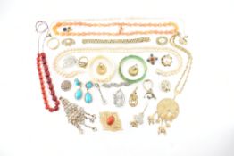 ASSORTMENT OF COSTUME JEWELLERY