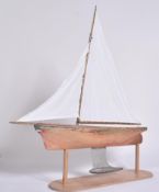 LARGE 20TH CENTURY 1940s SINGLE MAST POND YACHT