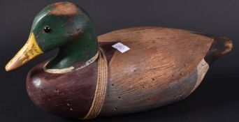 ROY WHITE HANDPAINTED 20TH CENTURY CARVED DECOY DUCK