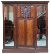 LARGE EARLY 20TH CENTURY THREE DOOR OAK WARDROBE