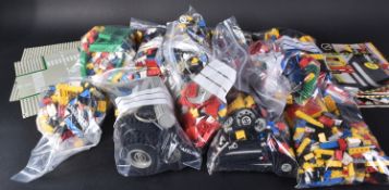 COLLECTION OF ASSORTED LOOSE LEGO BLOCKS