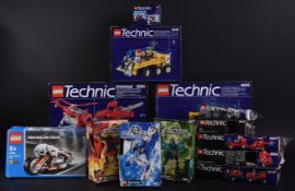 LEGO TECHNIC - LARGE ASSORTMENT OF VINTAGE LEGO TECHNIC SETS
