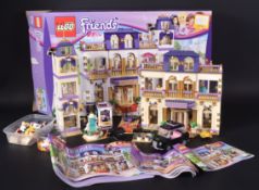 LEGO SET - LEGO FRIENDS - 41101 - HEART LAKE GRAND HOTEL