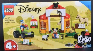 LEGO SET - DISNEY - 10775 - MICKEY MOUSE & DONALD DUCK'S FARM