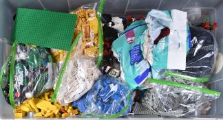 LARGE QUANTITY OF LOOSE LEGO