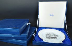 COLLECTION OF CASED PRESENTATIONAL SPODE CABINET PLATES