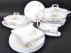 20TH CENTURY BAVARIAN GRAF & KRIPPNER CHINA DINNER SERVICE