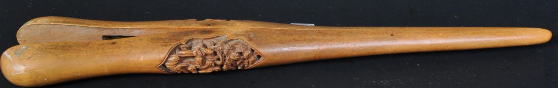 19TH CENTURY CARVED WOODEN PEG / PAPER CLIP