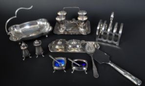 ASSORTMENT OF VINTAGE SILVER PLATED ITEMS