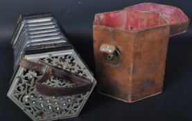 EARLY 20TH CENTURY SQUEEZE BOX IN CASE