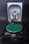 VINTAGE DECCA 'XL' MODEL PORTABLE GRAMOPHONE PLAYER