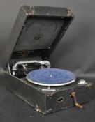 EARLY 20TH CENTURY HMV PORTABLE GRAMOPHONE