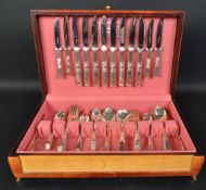 20TH CENTURY OAK CASED 12 PLACE CANTEEN OF CUTLERY