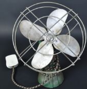 RETRO VINTAGE MID 20TH CENTURY METAL DESK FAN