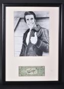 HENRY WINKLER - HAPPY DAYS - THE FONZ - AUTOGRAPH DISPLAY