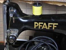VINTAGE PFAFF 30 SEWING MACHINE IN CASE.