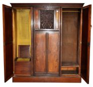 LARGE EARLY 20TH CENTURY THREE DOOR OAK WARDROBE