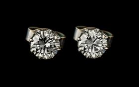 Superb Ladies 18ct Gold Pair of Diamond Set Stud Earrings of Top Colour / Clarity.