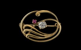 Art Nouveau - Stylish and Petite 9ct Gol