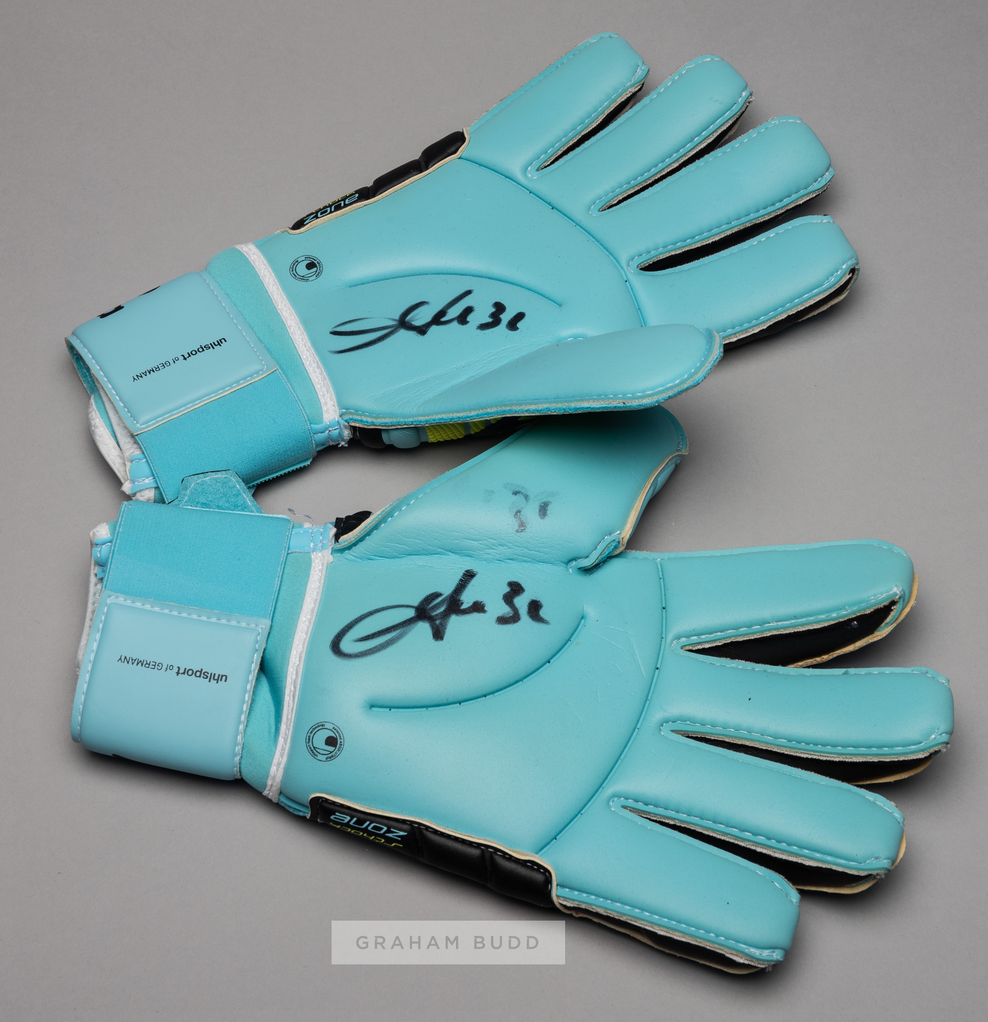 A group of four pairs of Chelsea goalkeepers' gloves, comprising: Ross Turnbull signed Puma - Image 2 of 4