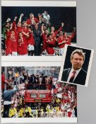 SIR ALEX FERGUSON & MANCHESTER UNITED TREBLE WINNERS 1998-99 AUTOGRAPHED FOOTBALL PHOTOGRAPH OF