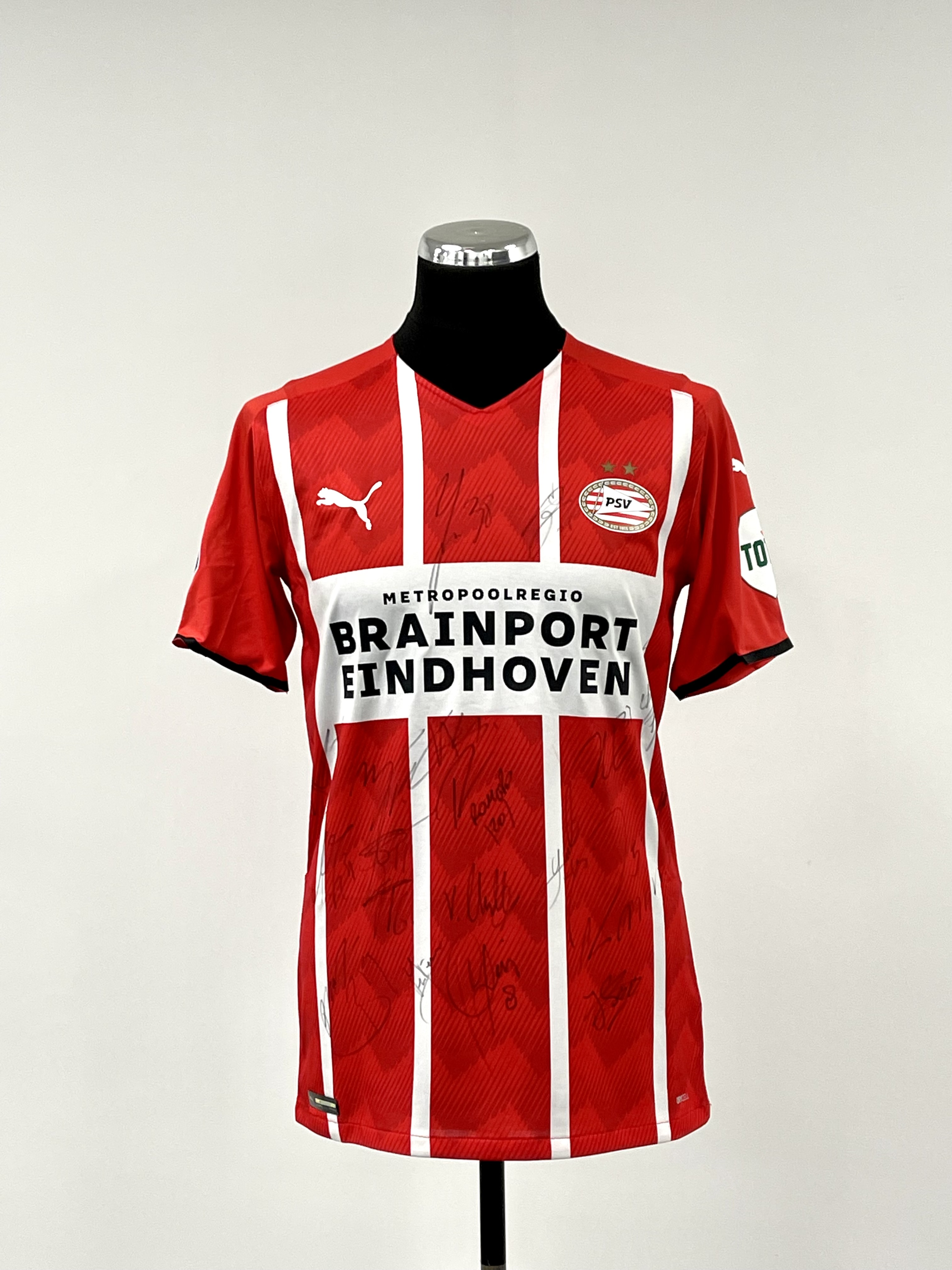 Carlos Vinicius squad signed red PSV Eindhoven no.9 home jersey, season 2021-22, match-issue, - Image 3 of 3