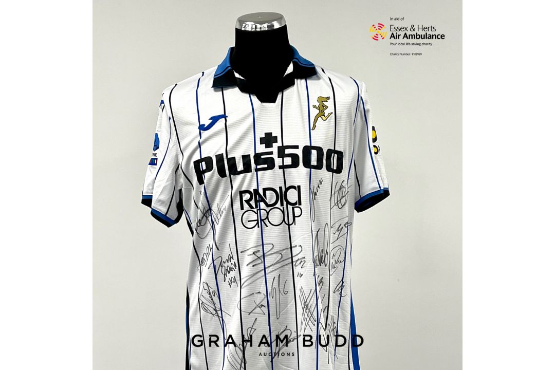 White, black and blue squad signed Atalanta B.C. Replica away jersey, season 2021-22, Joma, short- - Image 1 of 3