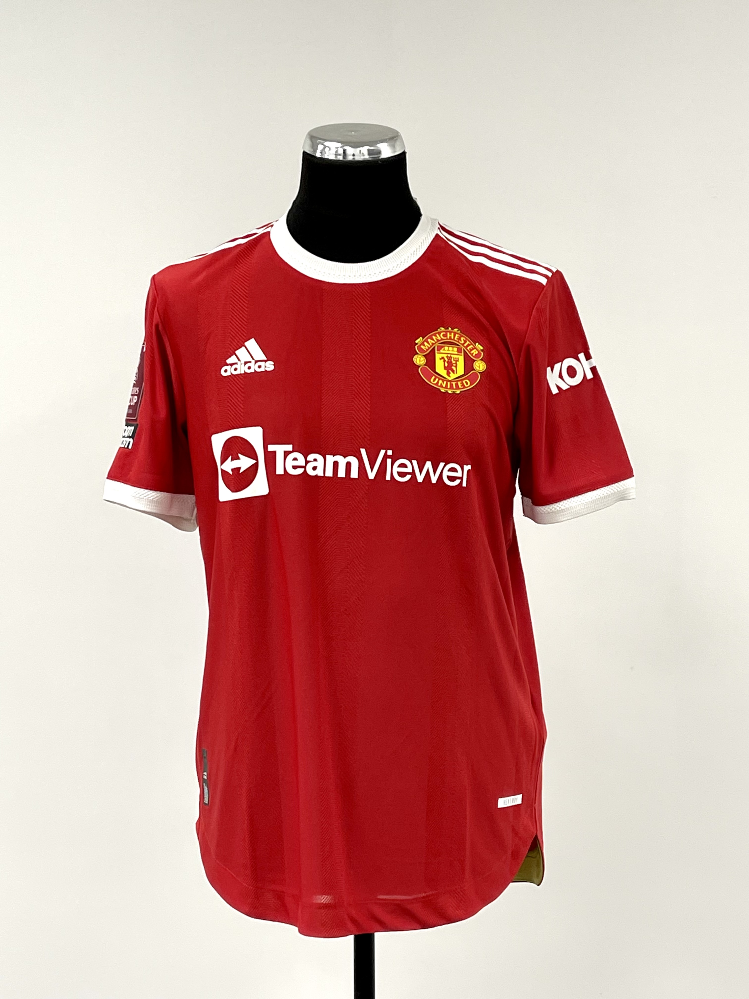 Cristiano Ronaldo signed red Manchester United no.7 home jersey, season 2021-22, match-issue, - Image 2 of 3