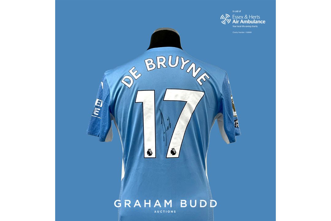 Kevin De Bruyne signed blue Manchester City no.17 home jersey, season 2021-22, match-issue, Puma, - Image 1 of 3