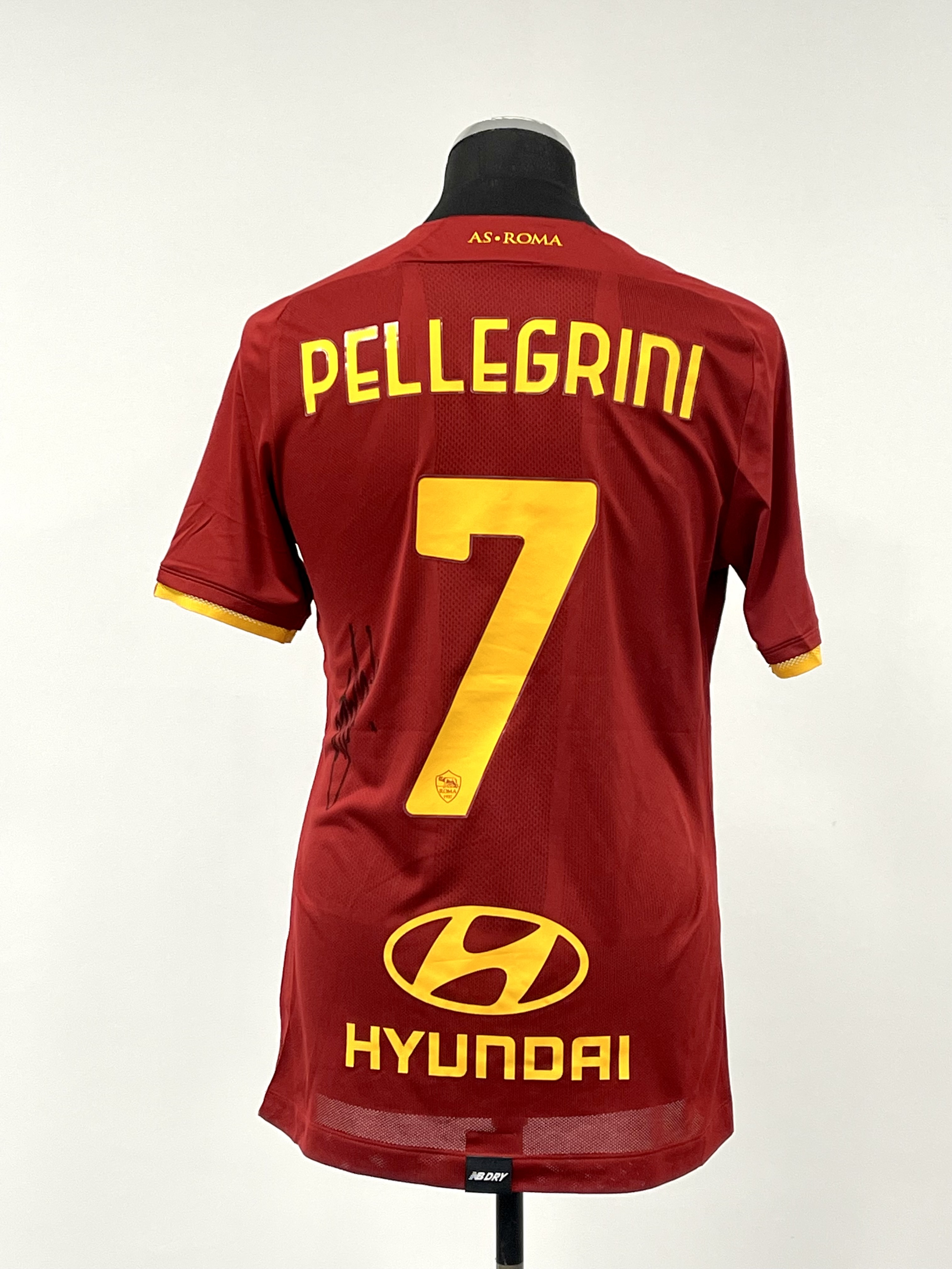 Lorenzo Pellegrini squad signed red A.S. Roma Replica no.7 home jersey, season 2021-22, New Balance, - Image 2 of 3