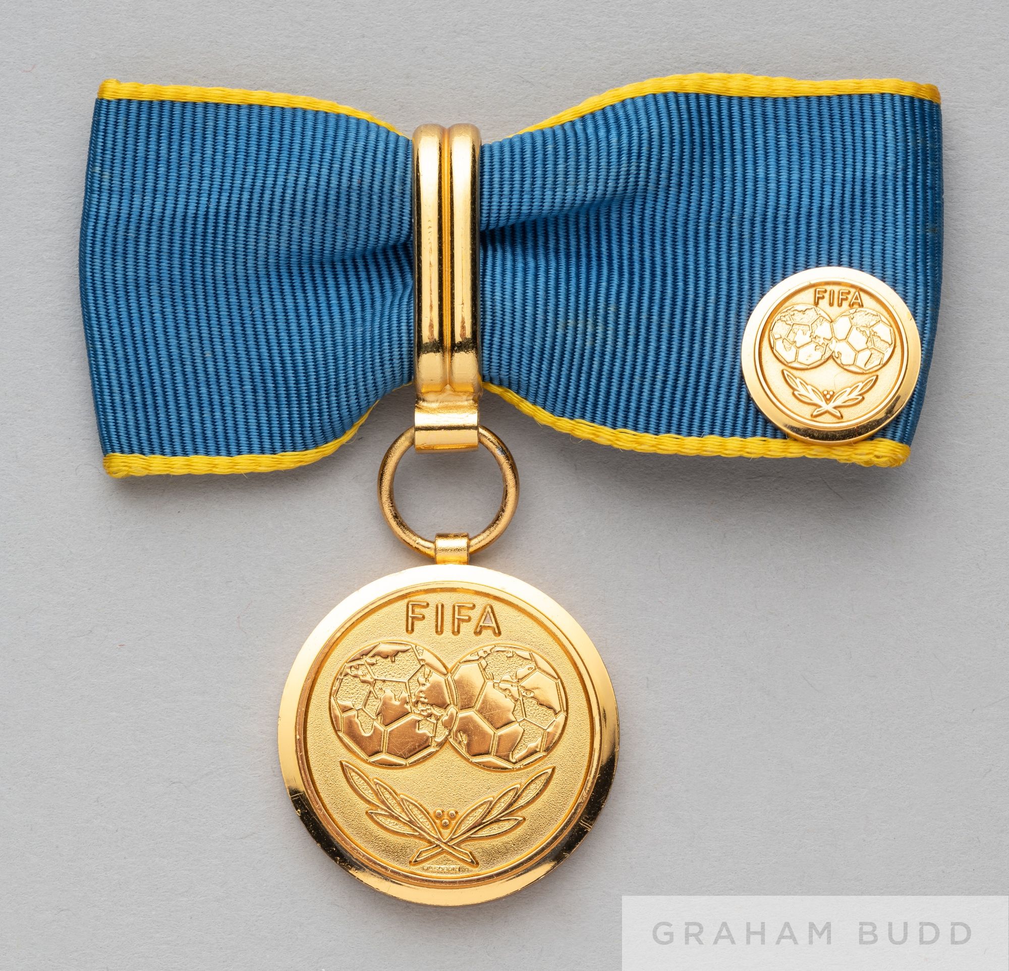 Ex-Pelé Collection: The FIFA Order of Merit awarded to Pelé, being the highest honour FIFA - Image 3 of 4