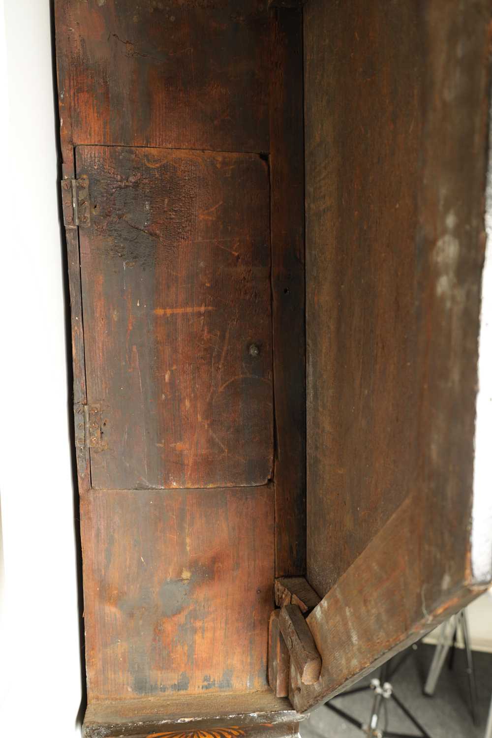 JOHN TICKELL, CREDITON. A RARE EARLY 18TH CENTURY LACQUERED CHINOISERIE TAVERN CLOCK OF LARGE SIZE - Image 11 of 21