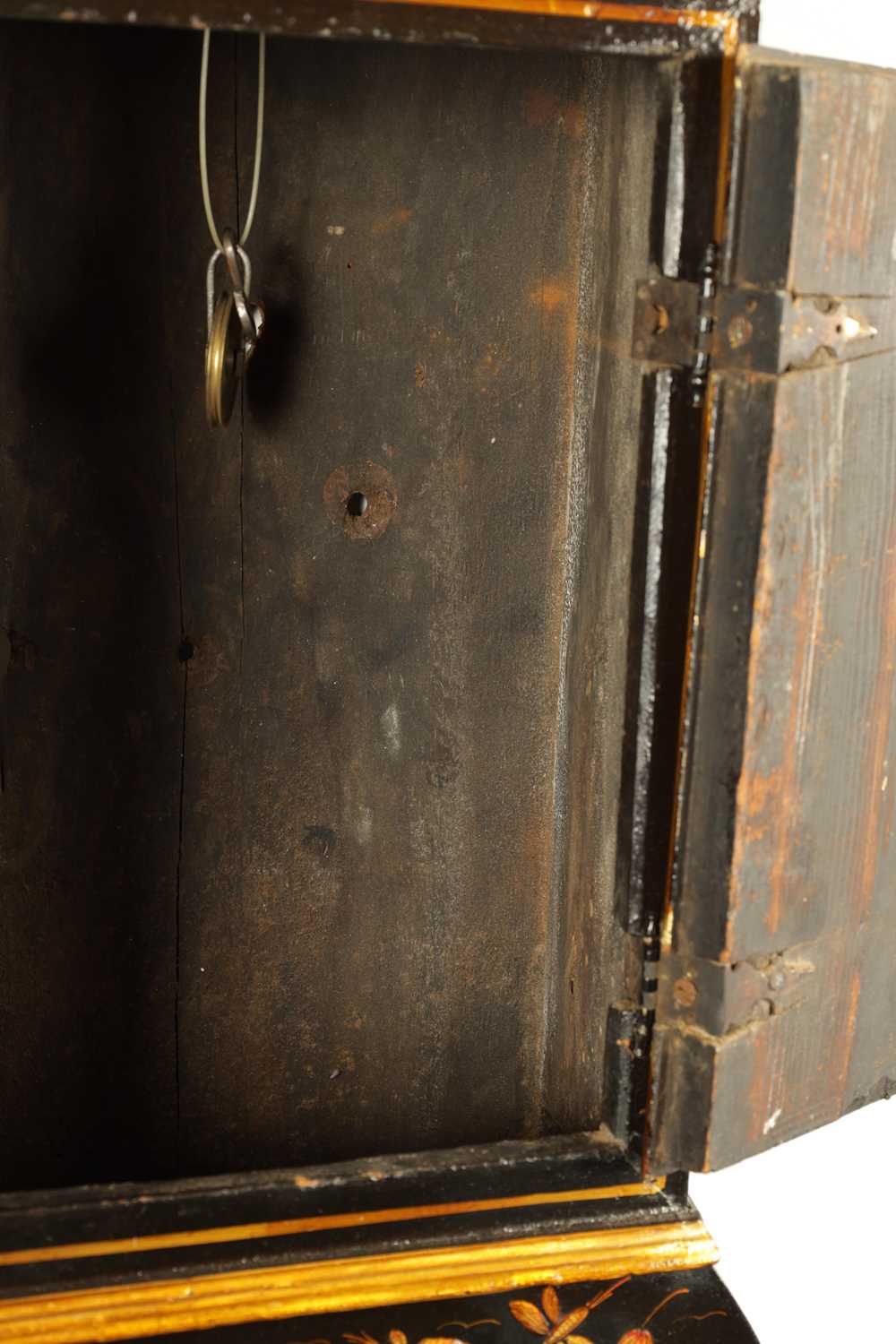 JOHN TICKELL, CREDITON. A RARE EARLY 18TH CENTURY LACQUERED CHINOISERIE TAVERN CLOCK OF LARGE SIZE - Image 6 of 21