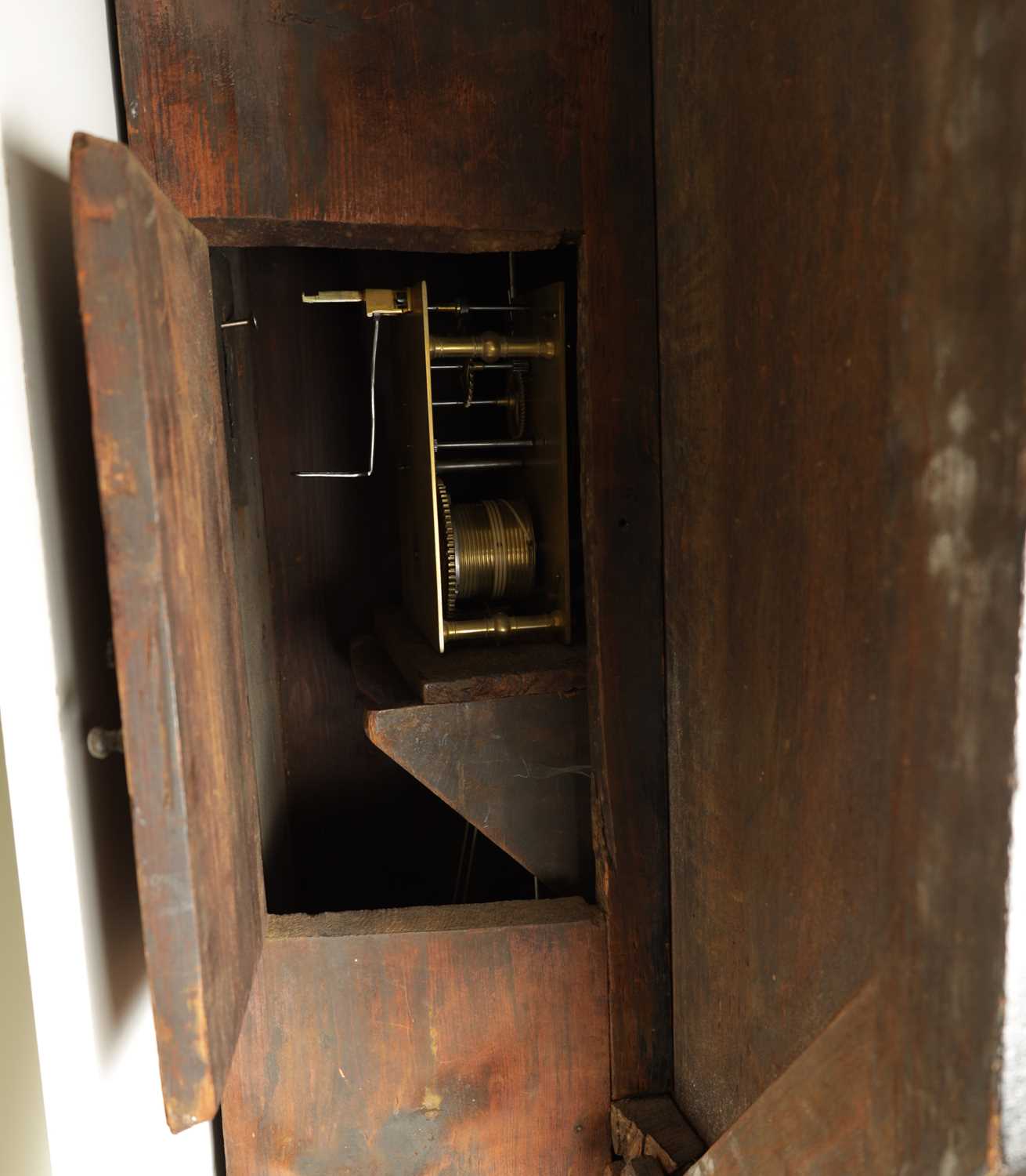 JOHN TICKELL, CREDITON. A RARE EARLY 18TH CENTURY LACQUERED CHINOISERIE TAVERN CLOCK OF LARGE SIZE - Image 9 of 21