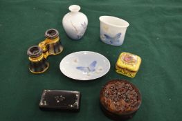 Miscellaneous collectables.