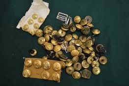 A quantity of Naval buttons.