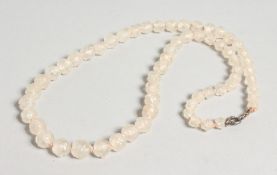 A CHINESE QUARTZ NECKLACE.