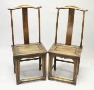 A PAIR OF CHINESE ROSEWOOD SINGLE CHAIRS.