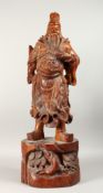 A LARGE JAPANESE CARVED WOOD WARRIOR FIGURE, 36ins high