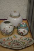 A mixed group of four small Chinese porcelain items.