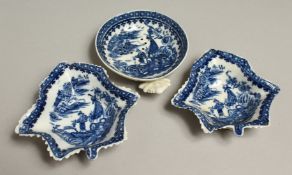 AN 18TH CENTRUY CAUGHLEY LEAF SHAPED DISH in the Fisherman pattern, another similar and and egg