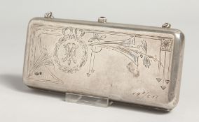AN ENGRAVED RUSSIAN SILVER PURSE with chain and grey interior, dated 19.8 / II 33. Bears mark: 84. R