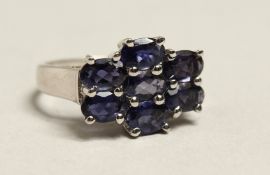 A SILVER AND SAPPHIRE RING