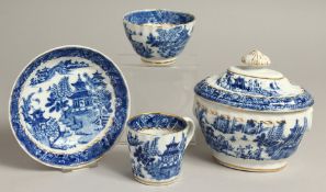 A CHAMBERLAINS BLUE AND WHITE WORCESTER SUCRIER and TRIO. Printed, Godden Ref. Coll.