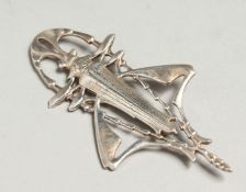 A SILVER BEETLE BROOCH, 8cm.
